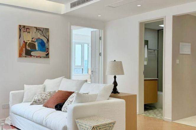 High-Floor Spacious 1BR Apartment near Shanghai Railway Station Metro (L13)