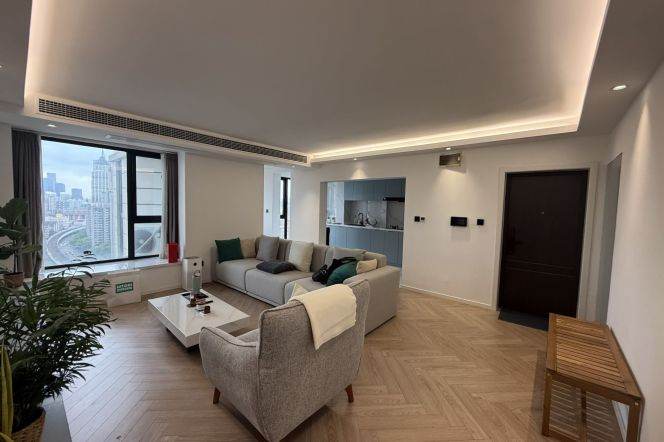 High-Floor 3BR Apartment near Zhongshan Park (L2/L3/L4)