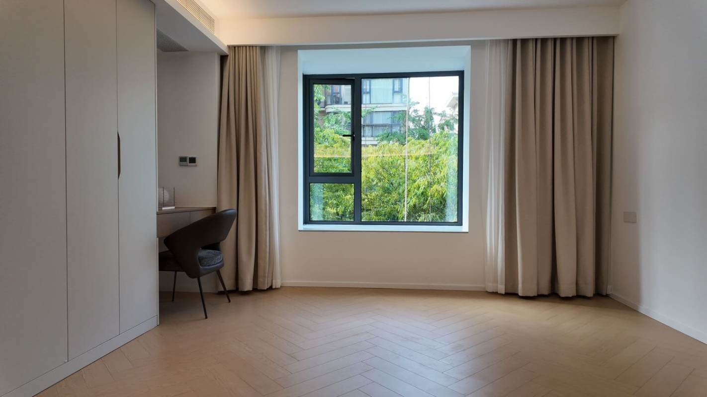 Housing image — Bedroom