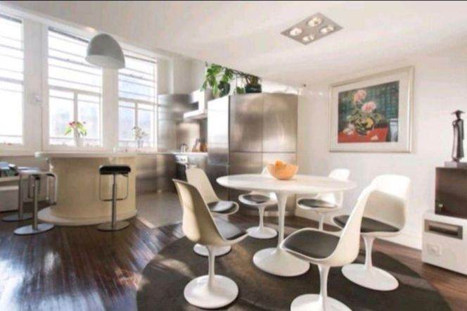 High-Ceiling 2BR Heritage Apartment near The Bund (L10/L14)
