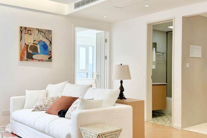 High-Floor 2BR Apartment near Shanghai Railway Station Metro with Outstanding View (L13)