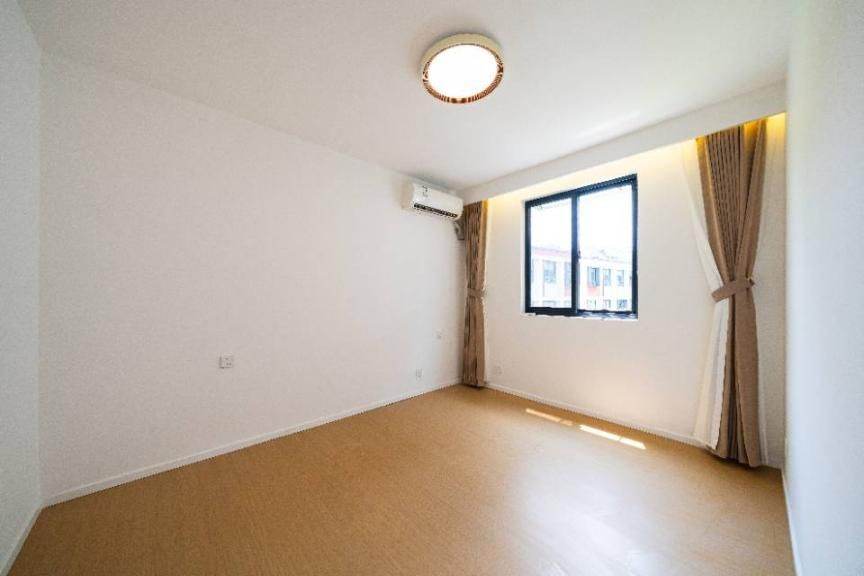 Housing image — Bedroom
