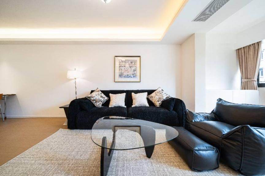 Housing image — Living Room