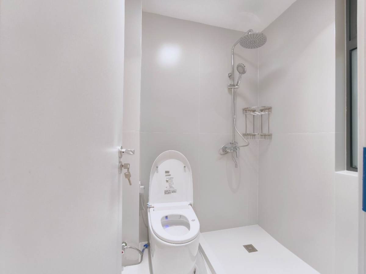 Housing image — Bathroom