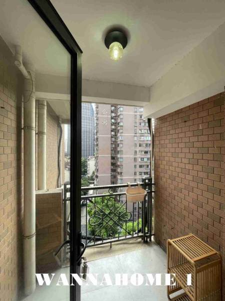 Housing image — Balcony