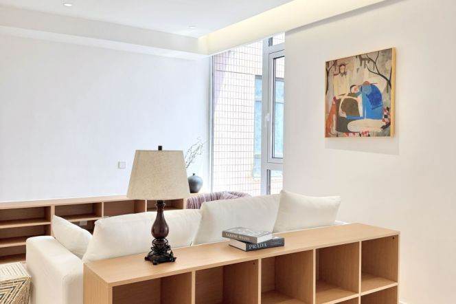 High-Floor 2BR Apartment near Shanghai Railway Station Metro with Outstanding View (L13)