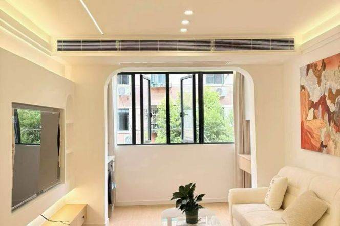 1BR Apartment in Jing'an (L2/L11)