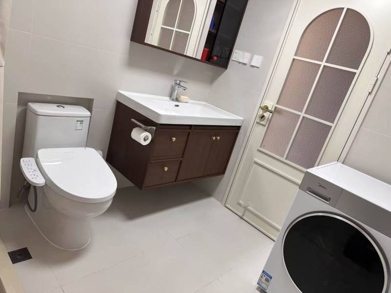 Housing image — Bathroom