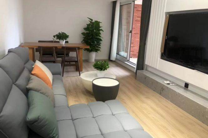 2BR Apartment in Jing'an with Terrace (L7)