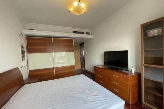 3BR Apartment near Zhongshan Park (L2/L3/L4)