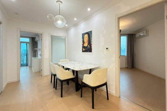 High-Floor 3BR Apartment near Jiaotong University Metro (L10/L11)