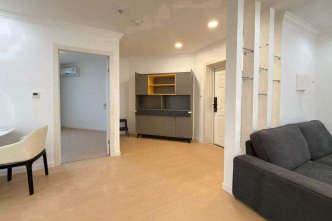 High-Floor 3BR Apartment near Jiaotong University Metro (L10/L11)