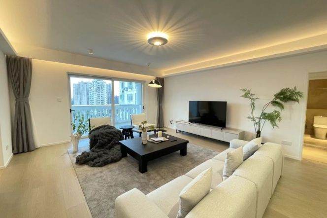 Spacious 3BR Apartment at Mingyuan Century City (L1/L10/L12)