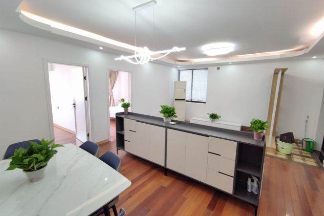 High-Floor 2BR Apartment in Lujiazui (L2/L9)