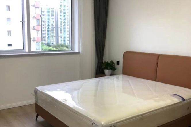 2BR Apartment near Jing'an Temple with Terrace (L7)