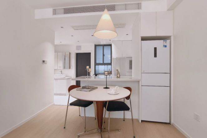 Spacious 1BR Apartment near Shanghai Indoor Stadium Metro with Terrace (L1/L4)