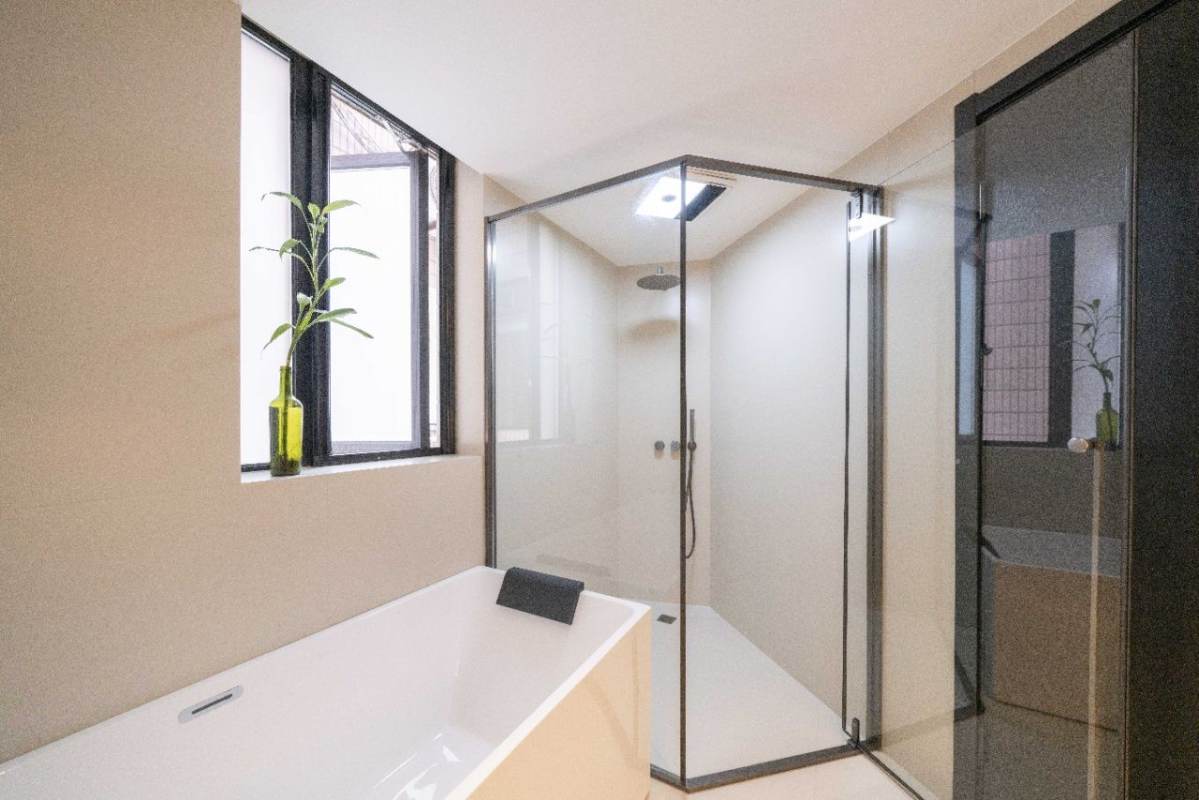 Housing image — Bathroom