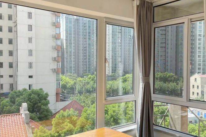 2BR Apartment in Jing'an with Floor-to-Ceiling Windows (L7)