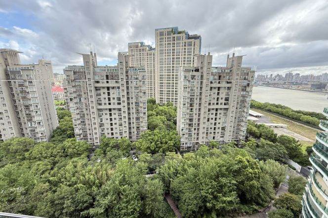 Spacious 3BR Apartment near Tangqiao Metro with River View (L4)