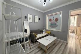 1BR Apartment in Jing'an (L7)