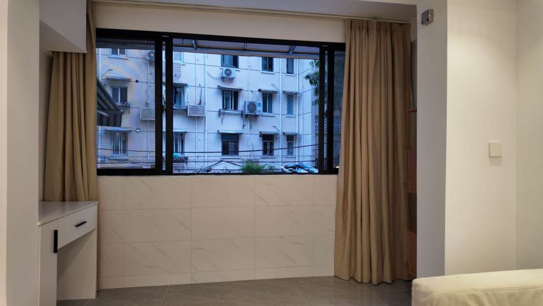 Housing image — Balcony