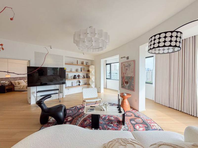 Housing image — Living Room