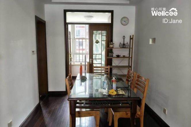 Spacious High-Ceiling 2BR Apartment near Lianhua Rd Metro  (L1)