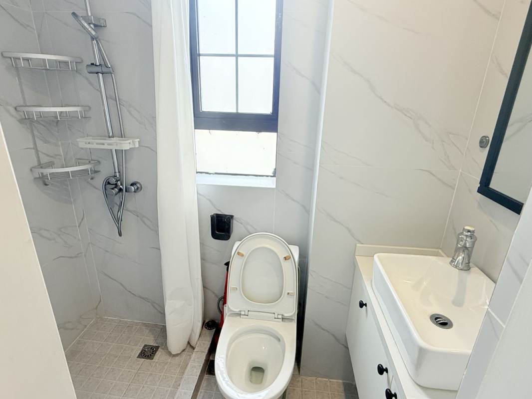 Housing image — Bathroom