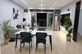 High-Floor 3BR Apartment at Yunhe Garden