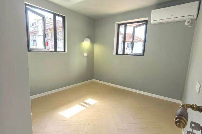 2BR Lane House near IAPM (L1/L10/L12/L13)