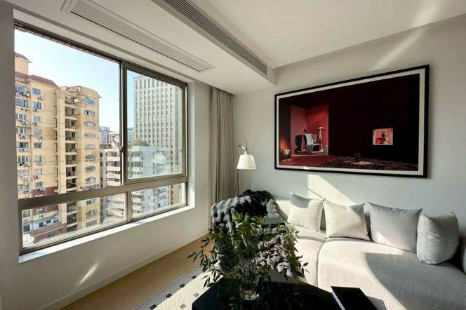 High-Floor 1BR Apartment at Yunhe Garden