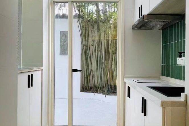 1BR Lane House near Jiangsu Rd Metro with Terrace (L2/L11)