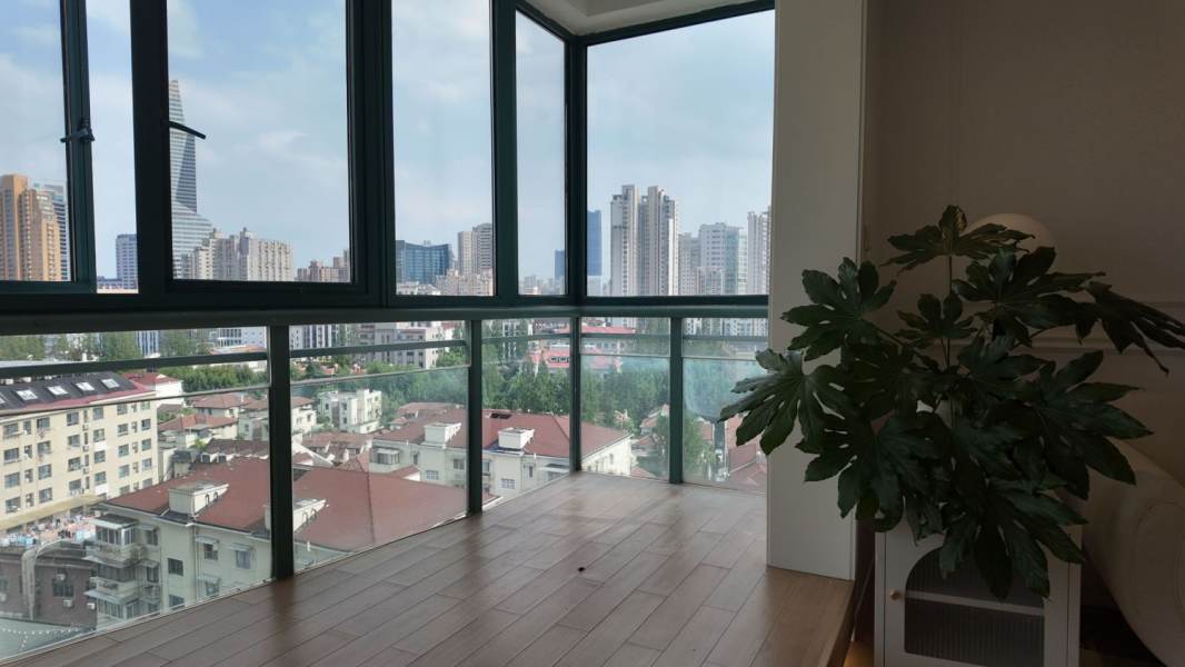 Housing image — Balcony