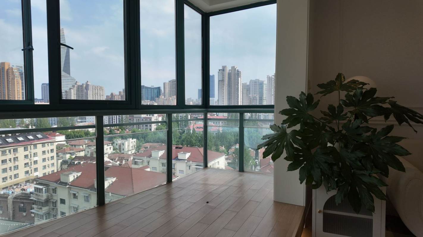 Housing image — Balcony