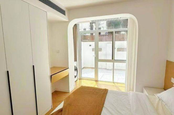 1BR Apartment in Gubei with Terrace (L2/L15)