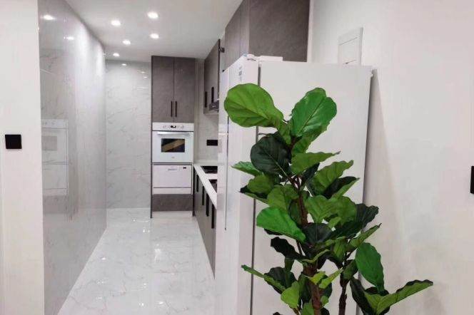 High-Floor 3BR Apartment at Yunhe Garden