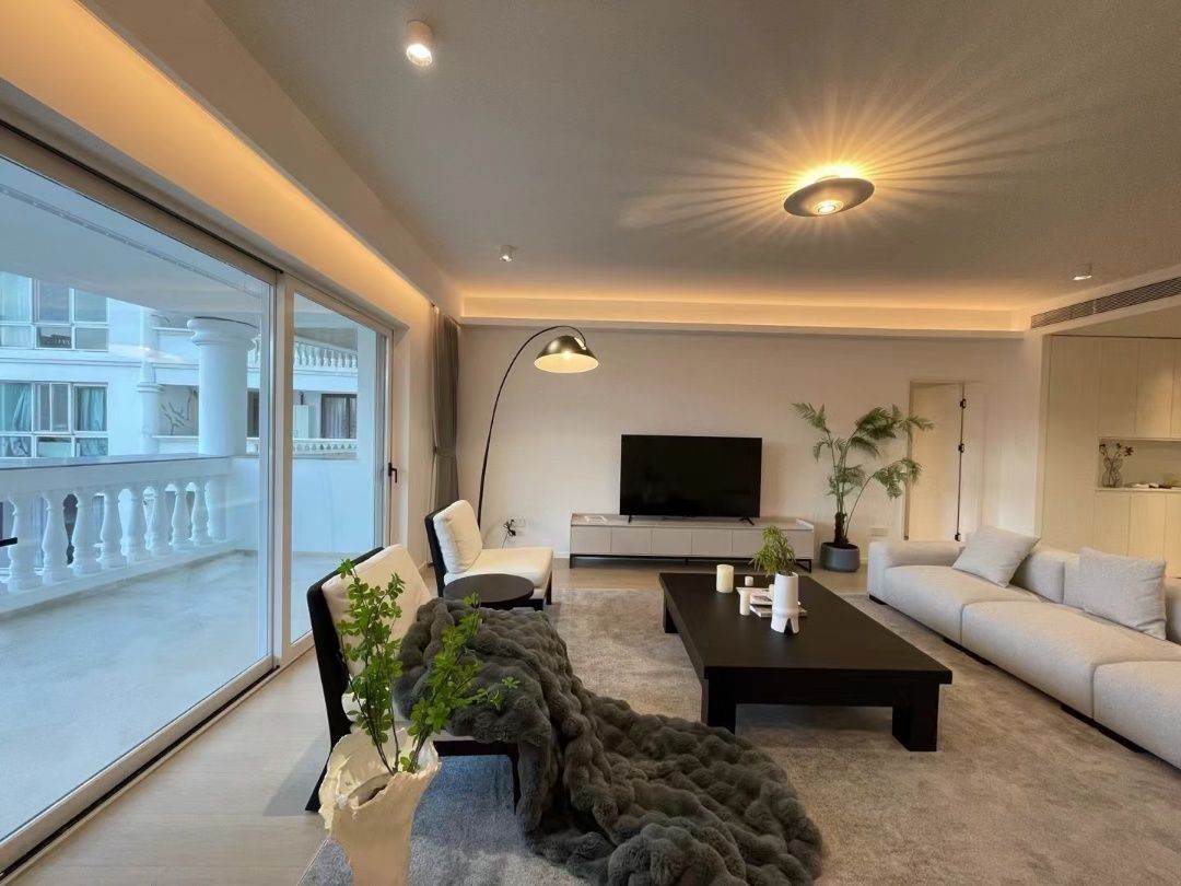 Housing image — Living Room