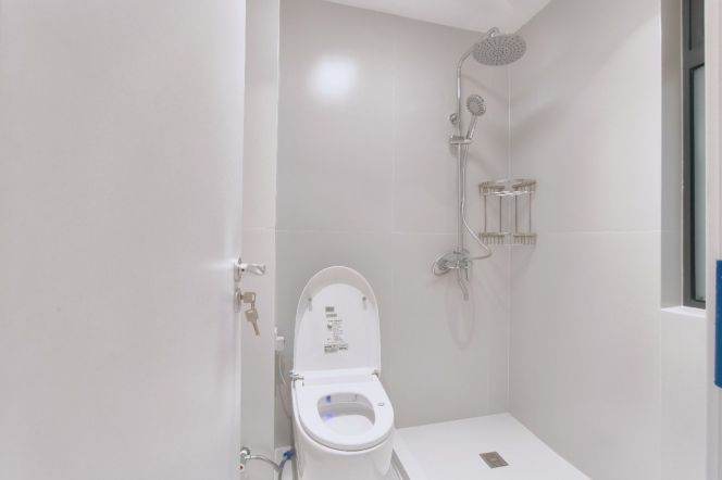 Spacious 1BR Apartment near Shanghai Indoor Stadium Metro with Terrace (L1/L4)