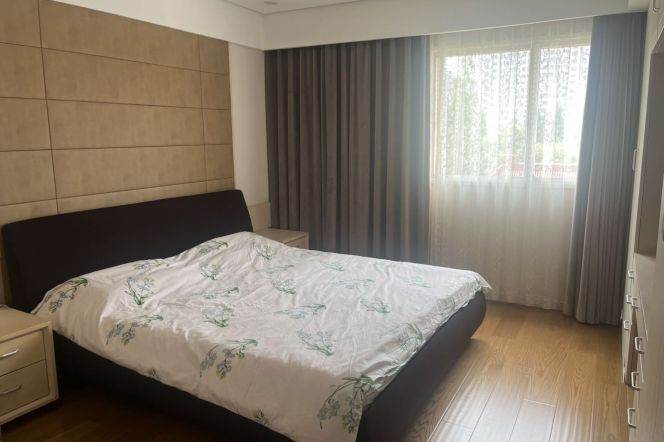 3BR Apartment near Jiaotong University Metro