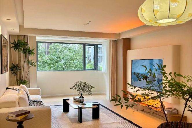 Spacious 2BR Apartment near Jiaotong University Metro (L10/L11)