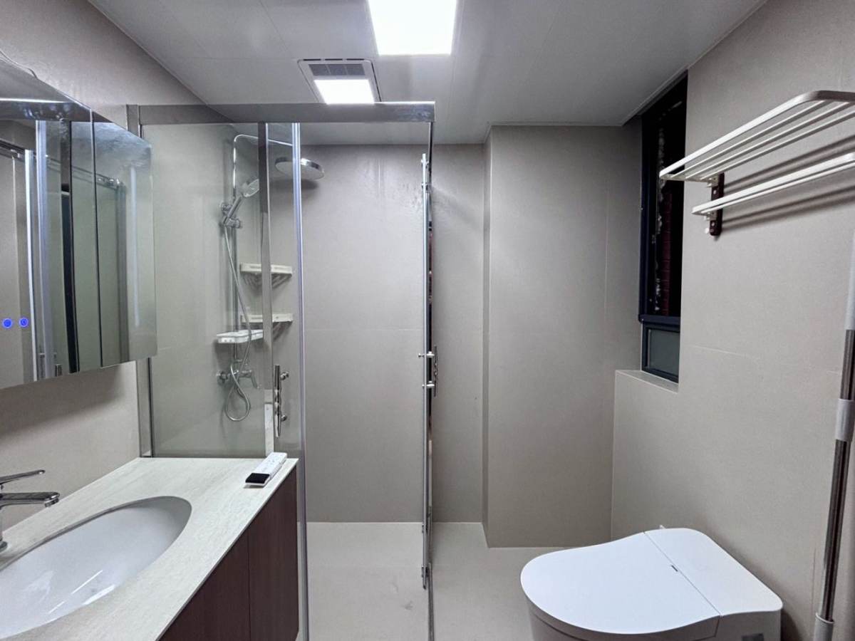 Housing image — Bathroom