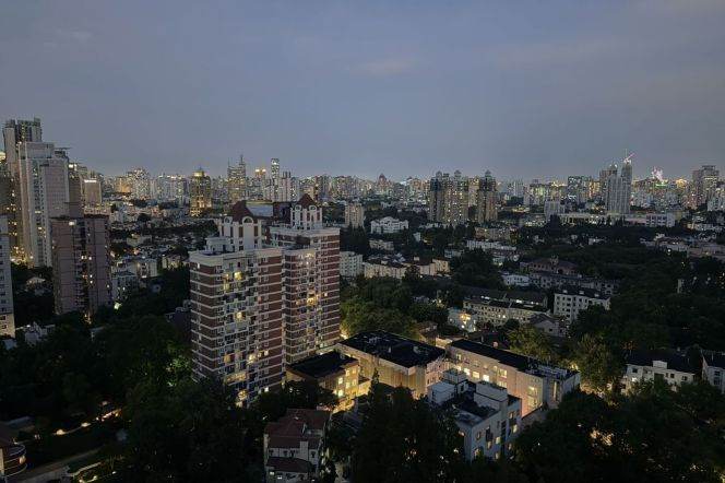 High-Floor Spacious 3BR Apartment in Old Xuhui with Outstanding View