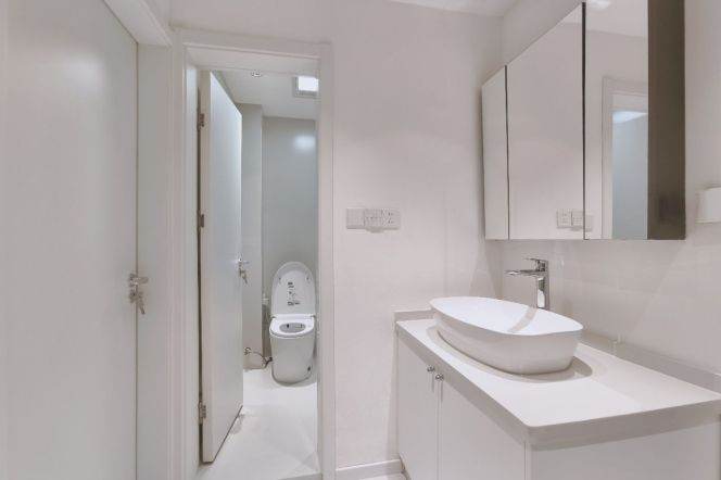 Spacious 1BR Apartment near Shanghai Indoor Stadium Metro with Terrace (L1/L4)