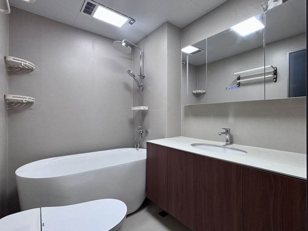 Housing image — Bathroom