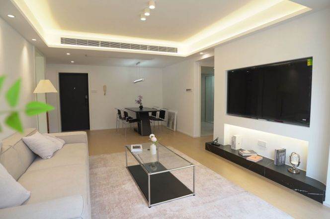 2BR Apartment near Changshou Rd Metro (L7/L13)