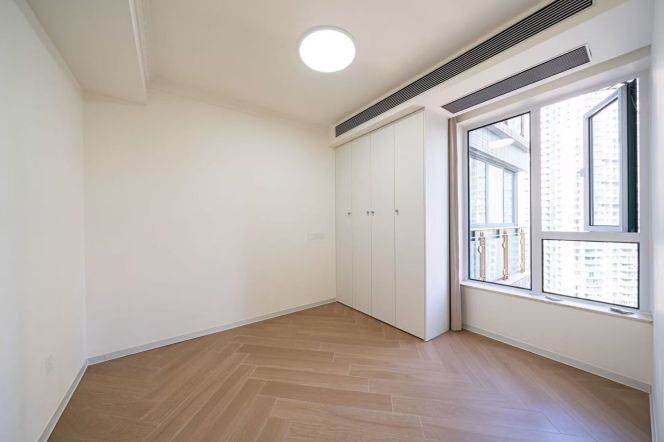 High-Floor 2BR Apartment at Oriental Manhattan (L1/L9/L11)