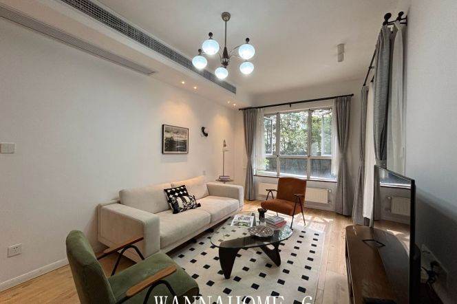 3BR Apartment near People's Square with Terrace