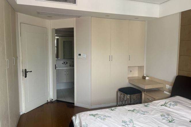 3BR Apartment near Jiaotong University Metro