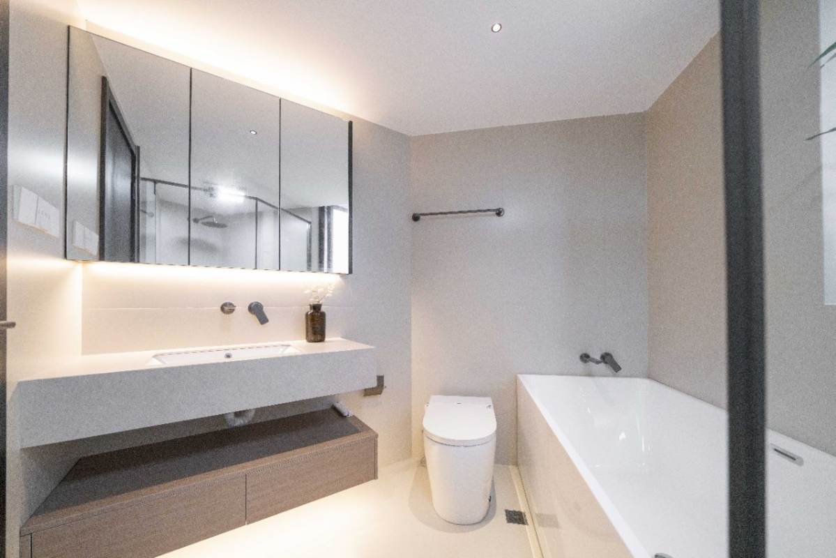 Housing image — Bathroom