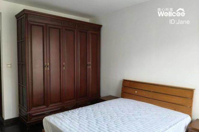 Spacious High-Ceiling 2BR Apartment near Lianhua Rd Metro  (L1)